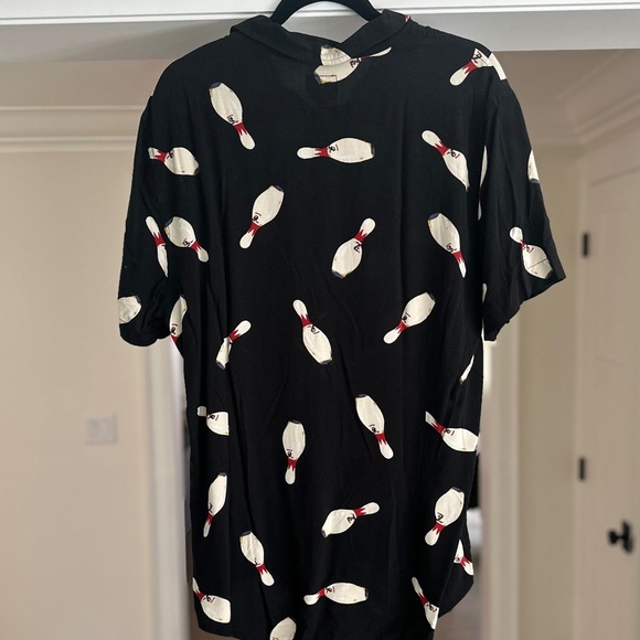 Men's GUESS Slim Fit Short Sleeve Collared Bowling Shirt - Size Men's L - Picture 10 of 14